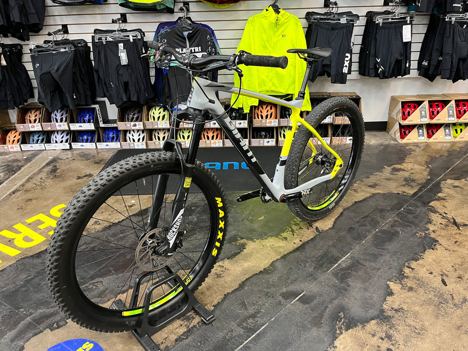 Giant XTC Advanced 27.5+ Single Speed - Grey USED