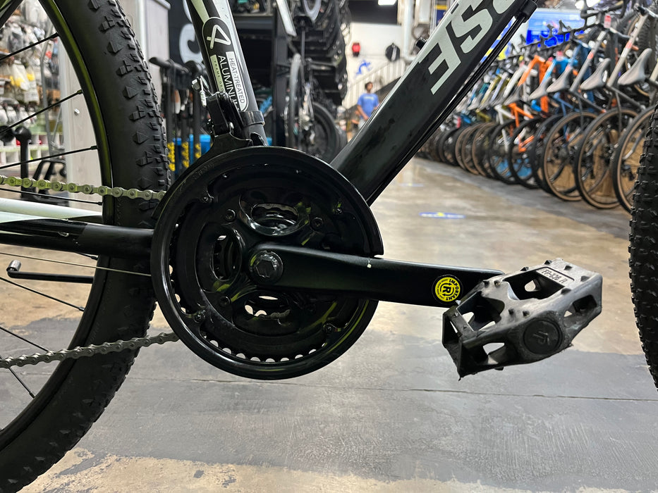 Iron Horse Yakuza 5.1 Mountain Bike Shimano Tourney 7 Speed - Black/Silver USED