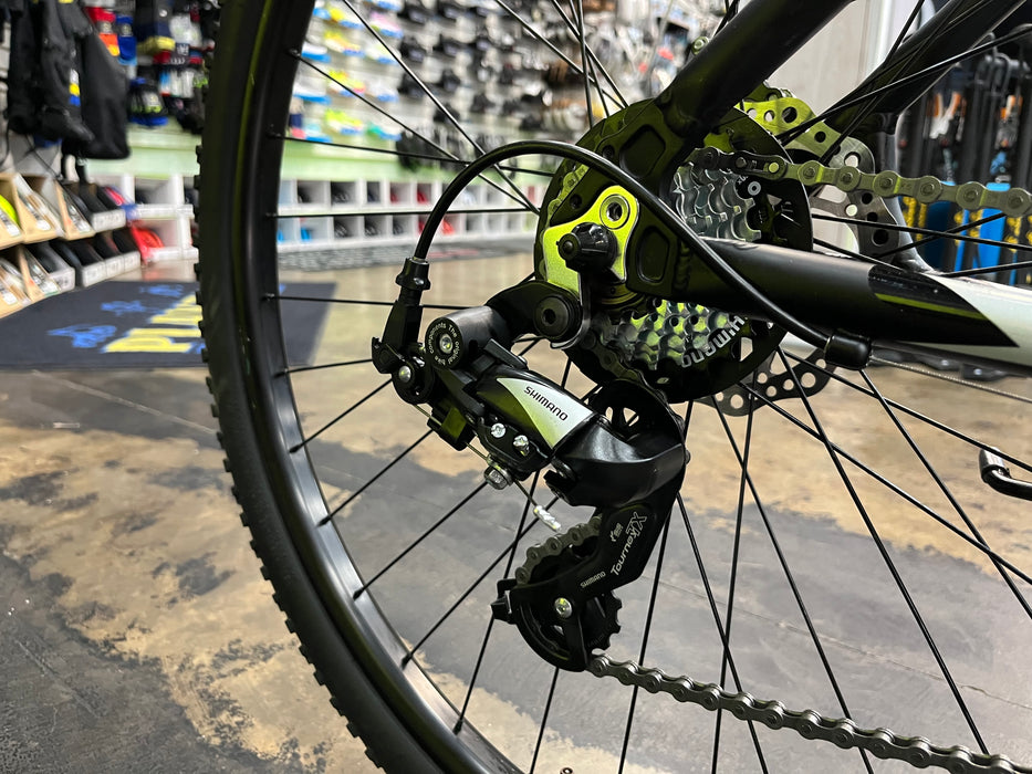 Iron Horse Yakuza 5.1 Mountain Bike Shimano Tourney 7 Speed - Black/Silver USED