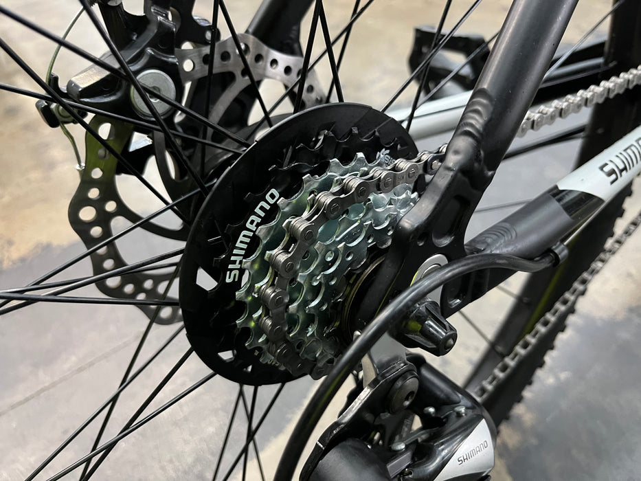 Iron Horse Yakuza 5.1 Mountain Bike Shimano Tourney 7 Speed - Black/Silver USED