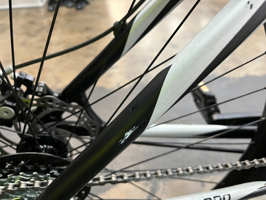 Iron Horse Yakuza 5.1 Mountain Bike Shimano Tourney 7 Speed - Black/Silver USED