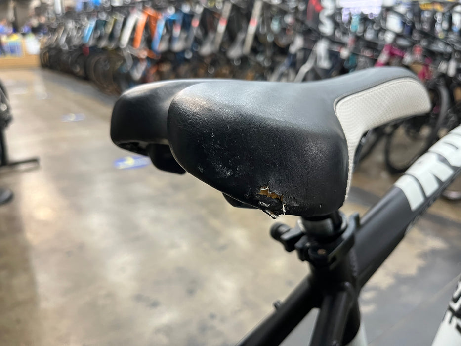 Iron Horse Yakuza 5.1 Mountain Bike Shimano Tourney 7 Speed - Black/Silver USED