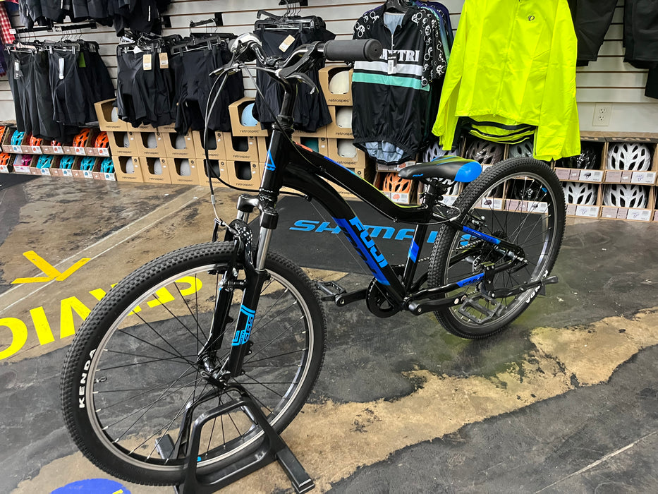 Fuji Dynamite 24 Shimano Acera 8 Speed - Black/Blue DEMO
