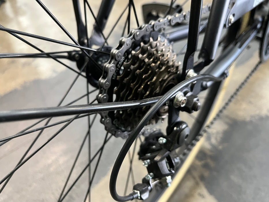 Retrospec Beaumont City Bike - 7 Speed - Matte Black DEMO