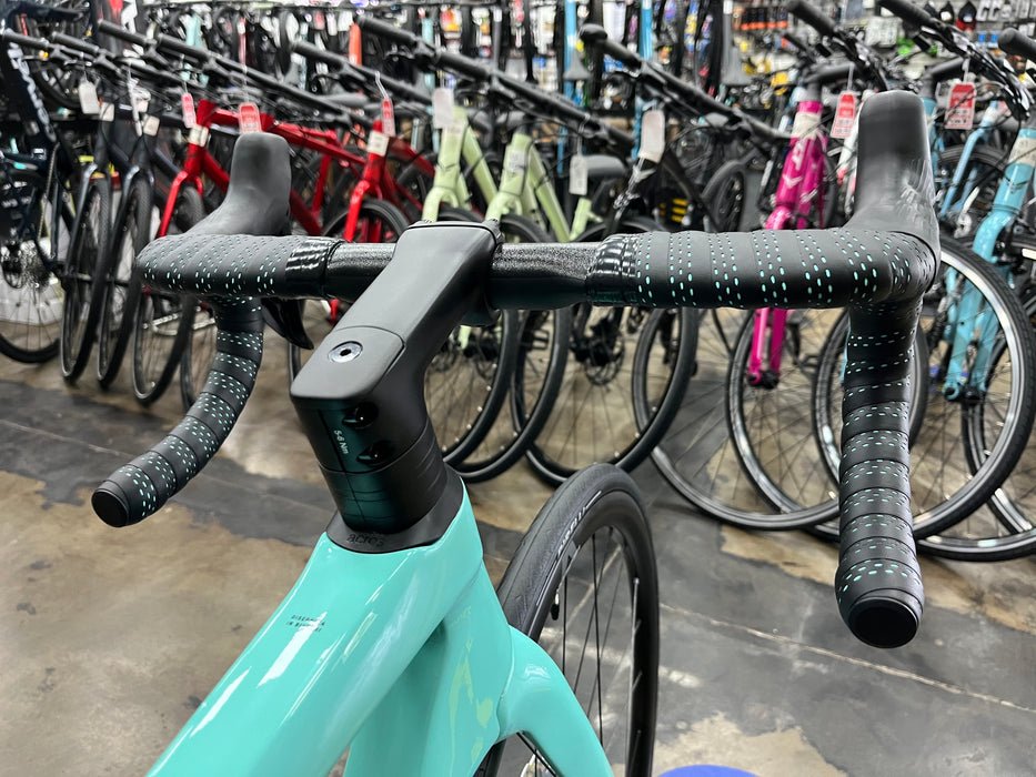 Bianchi Specialissima Shimano 105 Di2 - 2024