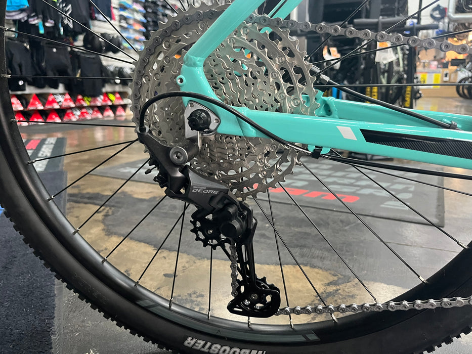 Bianchi Magma 9.0 Shimano Deore - Celeste 2022