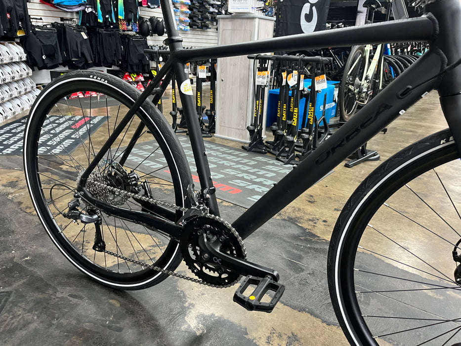 Orbea Vector 30 Shimano Claris 8 Speed - Black 2019 USED