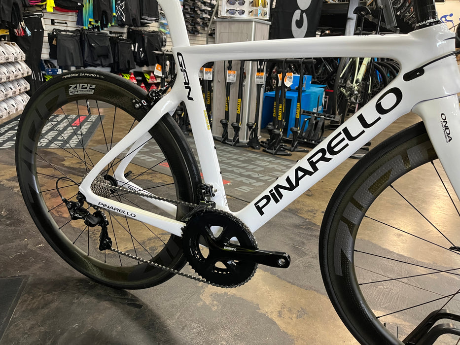 Pinarello Gan Rim Shimano 105 11 Speed - ZIPP 404 Firecrest wheelset - White 2023