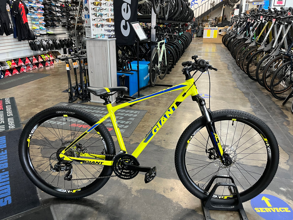 Giant ATX 2 Shimano Tourney - Yellow/Blue 2018 USED