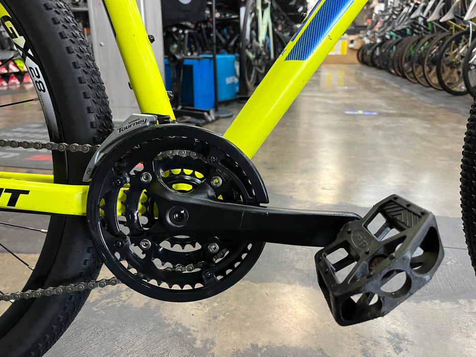 Giant ATX 2 Shimano Tourney - Yellow/Blue 2018 USED