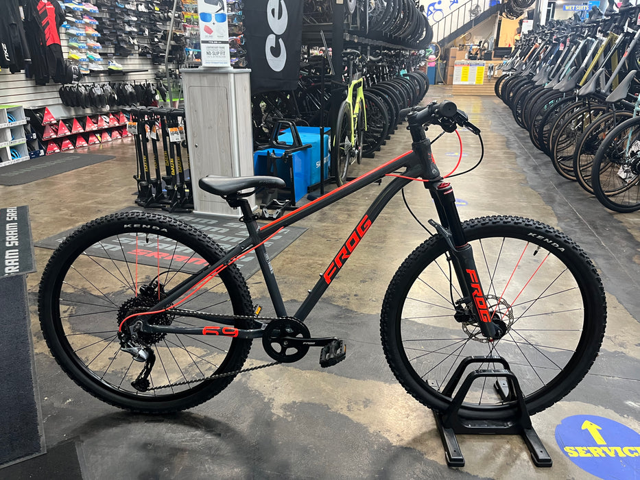 Frog 69 26" Mountain Bike Acera 9 Speed - Neon Red 2020 DEMO