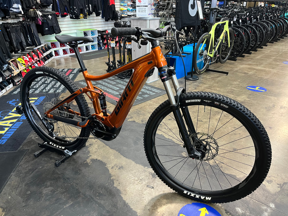 Giant Stance E+ 2 29er 20MPH - Amber 2022