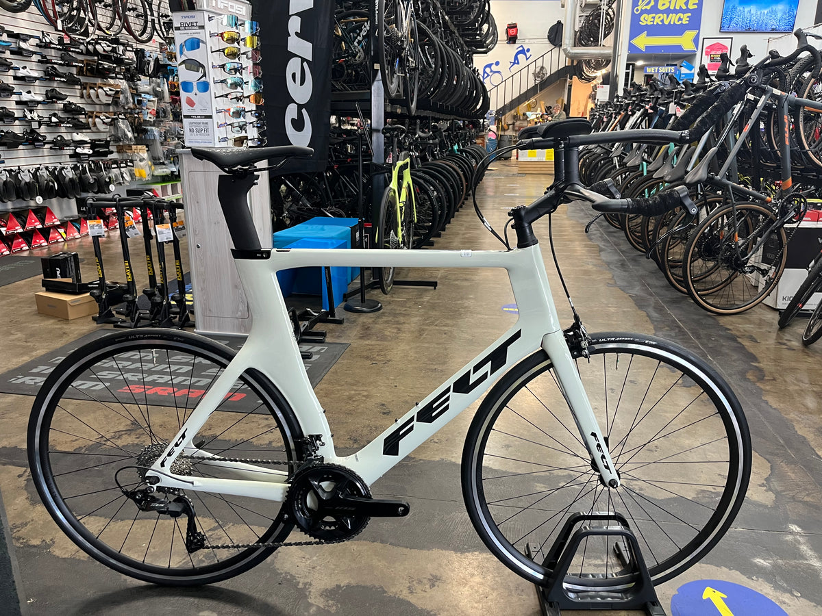 Felt B Performance Shimano 105 12-Speed - White Fog — Playtri