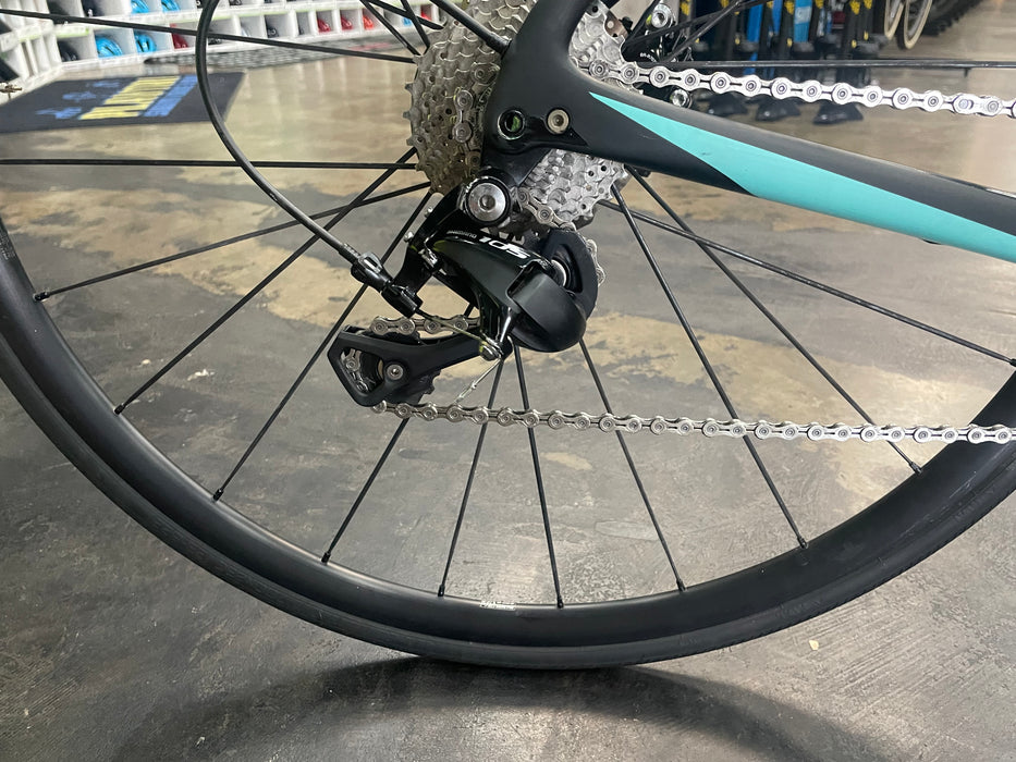 Specialized Ruby Elite Shimano 105 11 Speed - Black/Turquoise/White USED