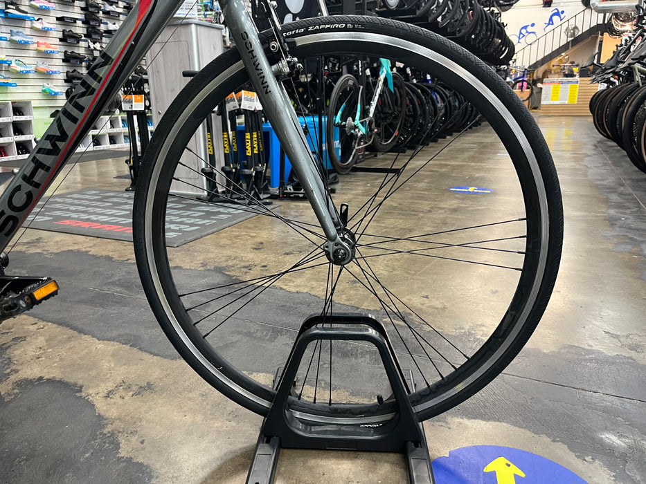 Schwinn Tourist Shimano 8 Speed - Gray USED