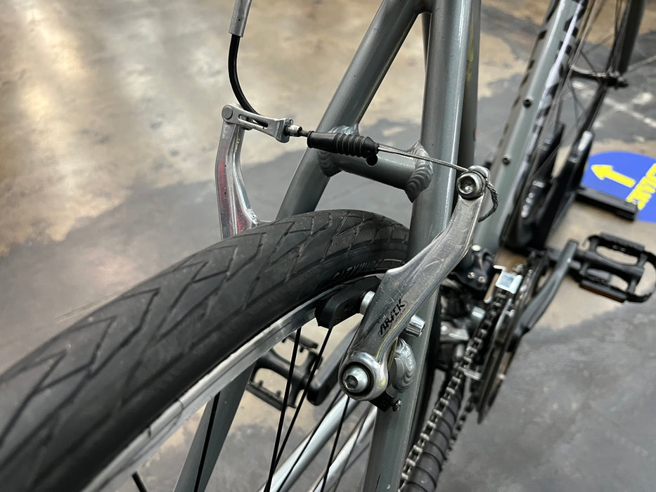 Schwinn Tourist Shimano 8 Speed - Gray USED