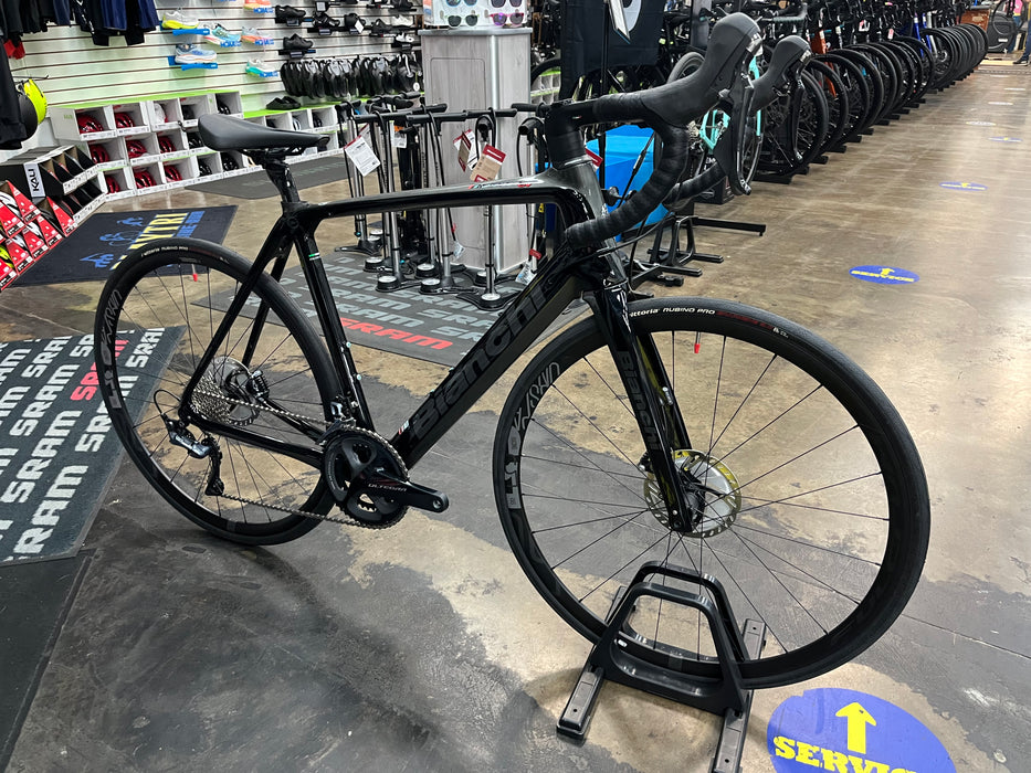 Bianchi Infinito CV Disc Shimano Ultegra 11 Speed - Black DEMO