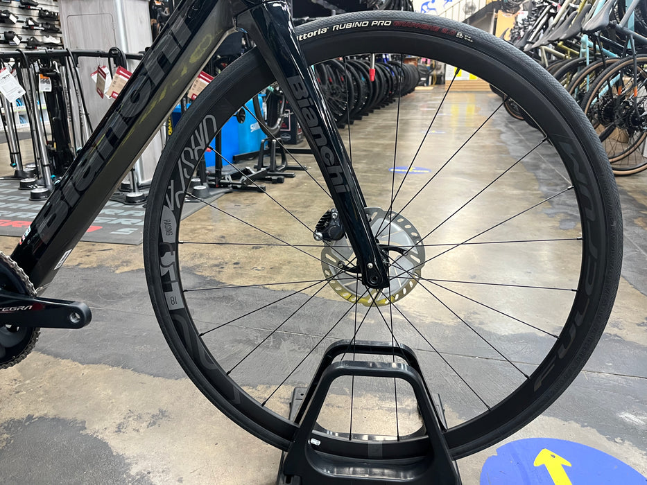 Bianchi Infinito CV Disc Shimano Ultegra 11 Speed - Black DEMO