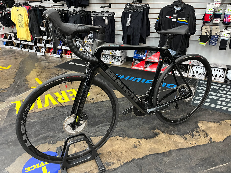 Bianchi Infinito CV Disc Shimano Ultegra 11 Speed - Black DEMO