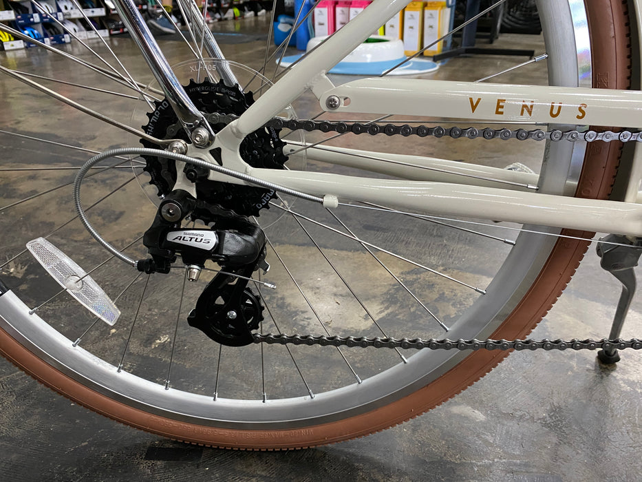 Retrospec Venus Step-Thru City Bike Shimano Altus - Eggshell 2022