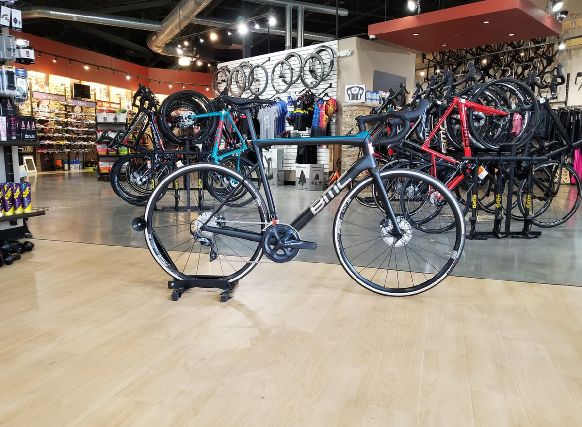 BMC Teammachine SLR02 Three Disc Shimano Ultegra 11 Speed - Black BMC Teammachine SLR02 Three Disc Shimano Ultegra 11 Speed - Black