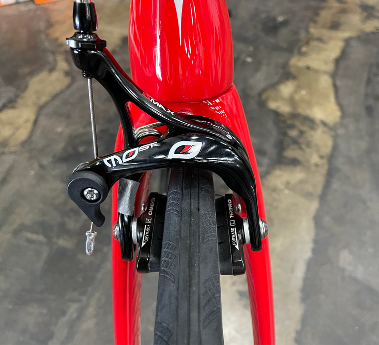 Pinarello Gan Rim Shimano 105 - Red 2023 — Playtri Pinarello Gan Rim Shimano 105 - Red 2023 — Playtri