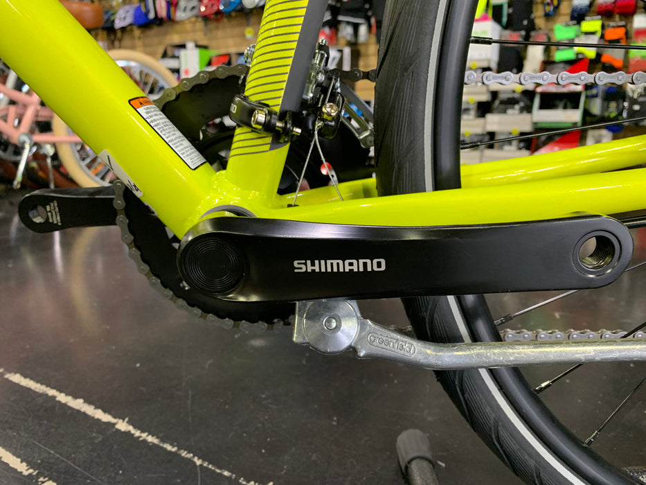 Cannondale Women's Quick 5 Disc Remixte Shimano Tourney - Highlighter 2021