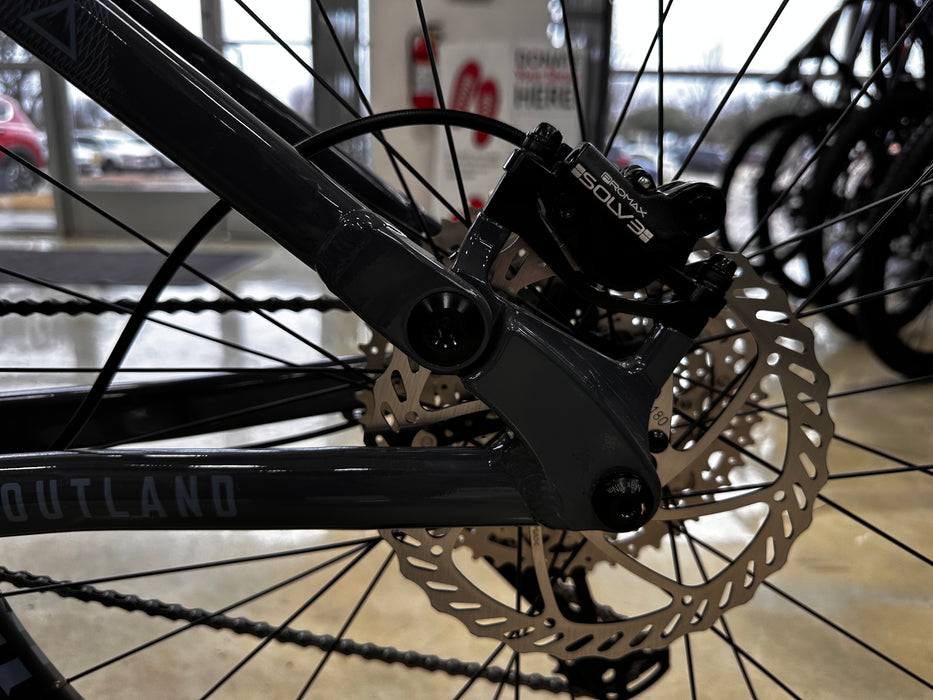 Fuji best sale outland 1.1