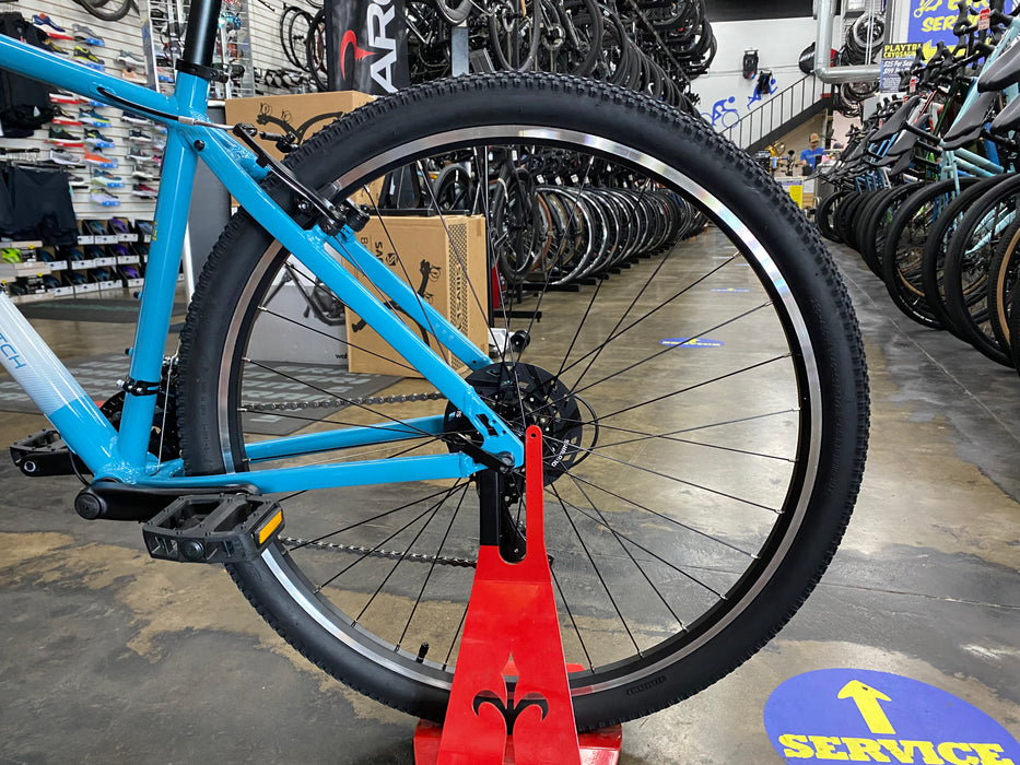 Batch The Mountain Bicycle Shimano Tourney - Gloss Blue 2022