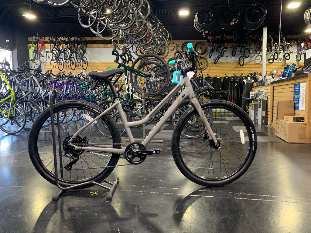 Cannondale Treadwell 2 Remixte Microshift - Stealth Gray Cannondale Treadwell 2 Remixte Microshift - Stealth Gray