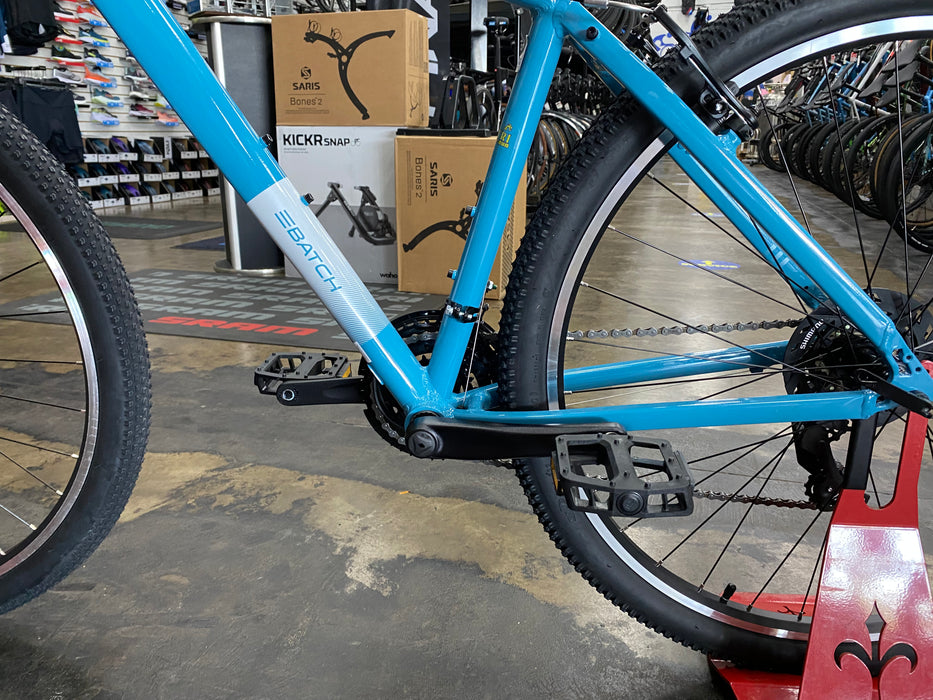 Batch The Mountain Bicycle Shimano Tourney - Gloss Blue 2022