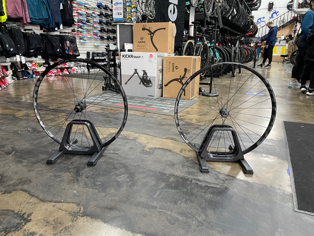 EASTON EA70 622×17.5 ブラックホイール 2本セット EA70 AX Disc Wheel | Easton Cycling – Easton Cycling US