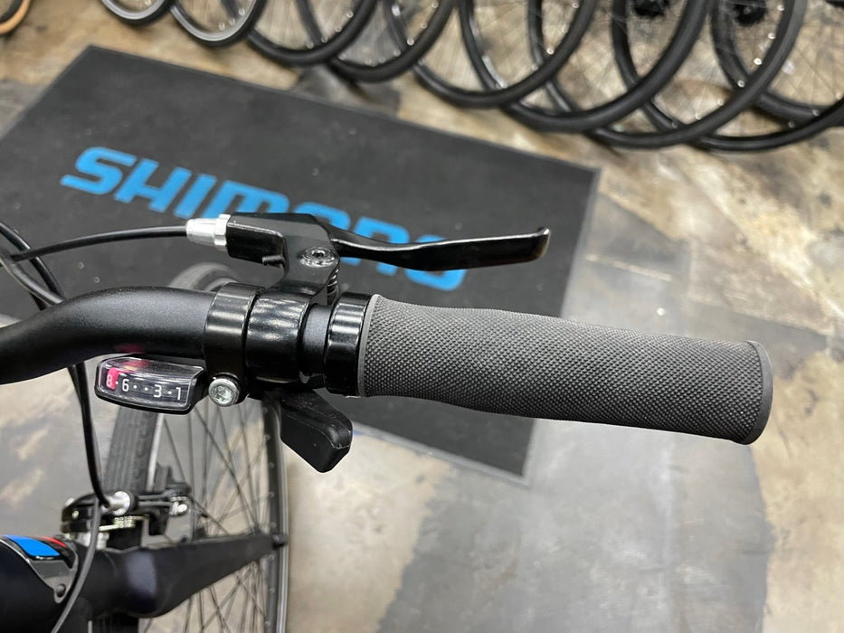 Univega Hybrid Bike Shimano Altus - Black